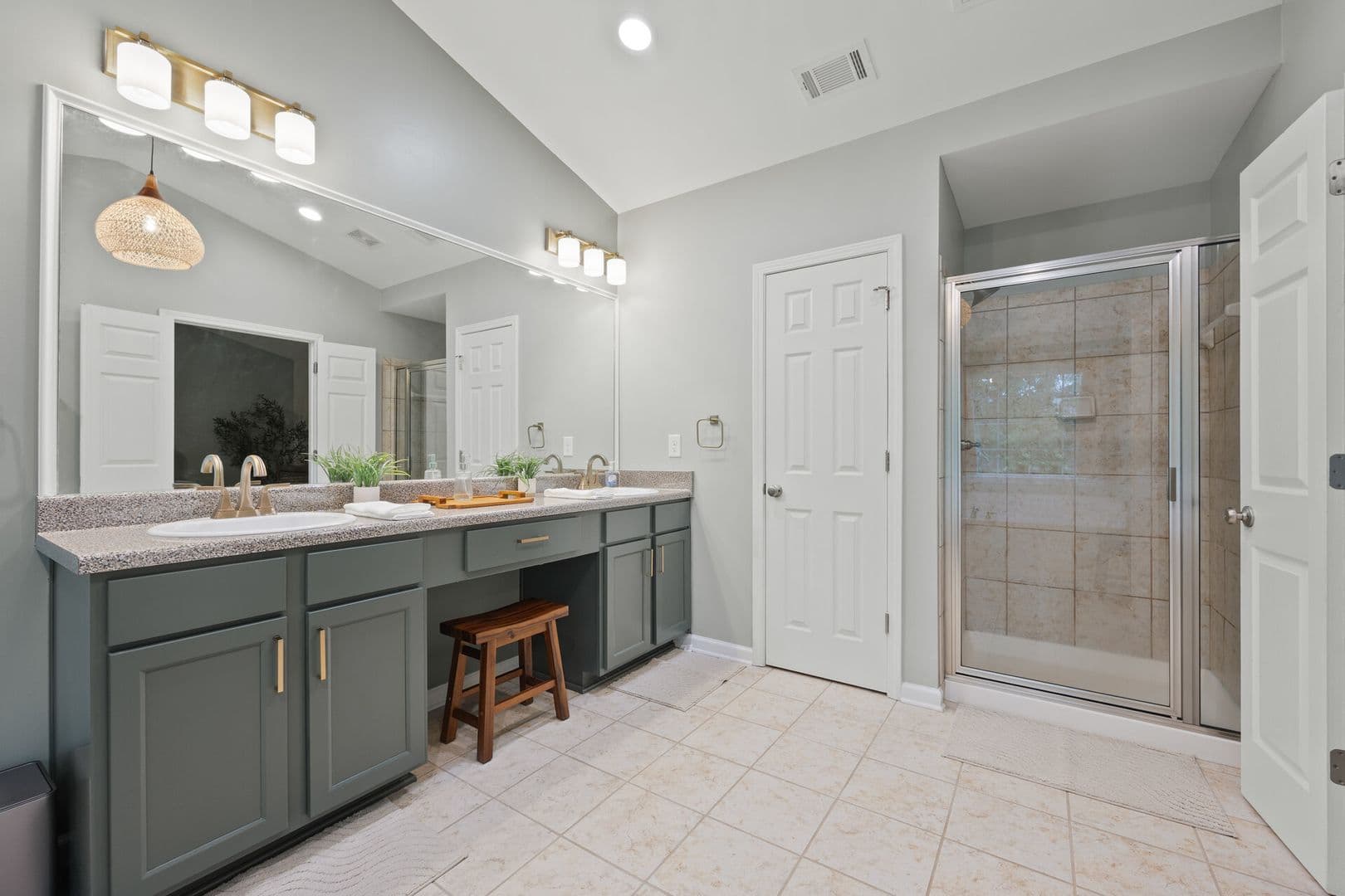 Alpharetta House: 13581 Weycroft Circle