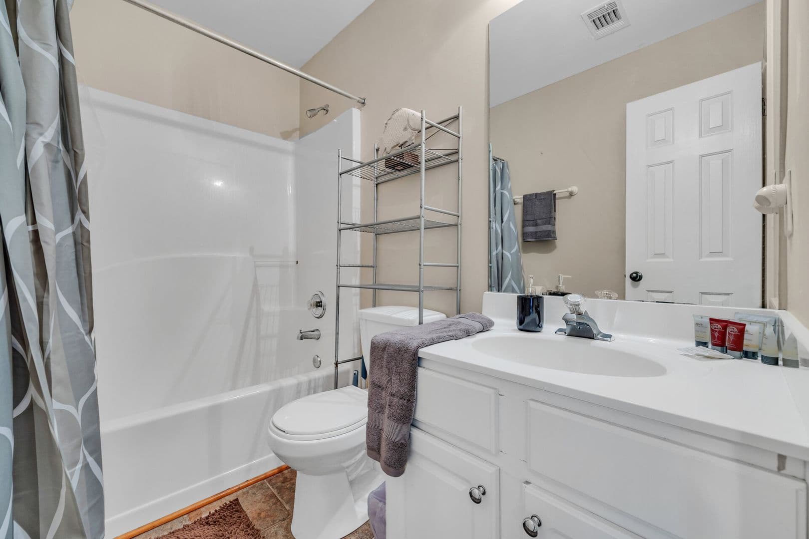 Buford Apartment: 3613 Southland Drive Northeast