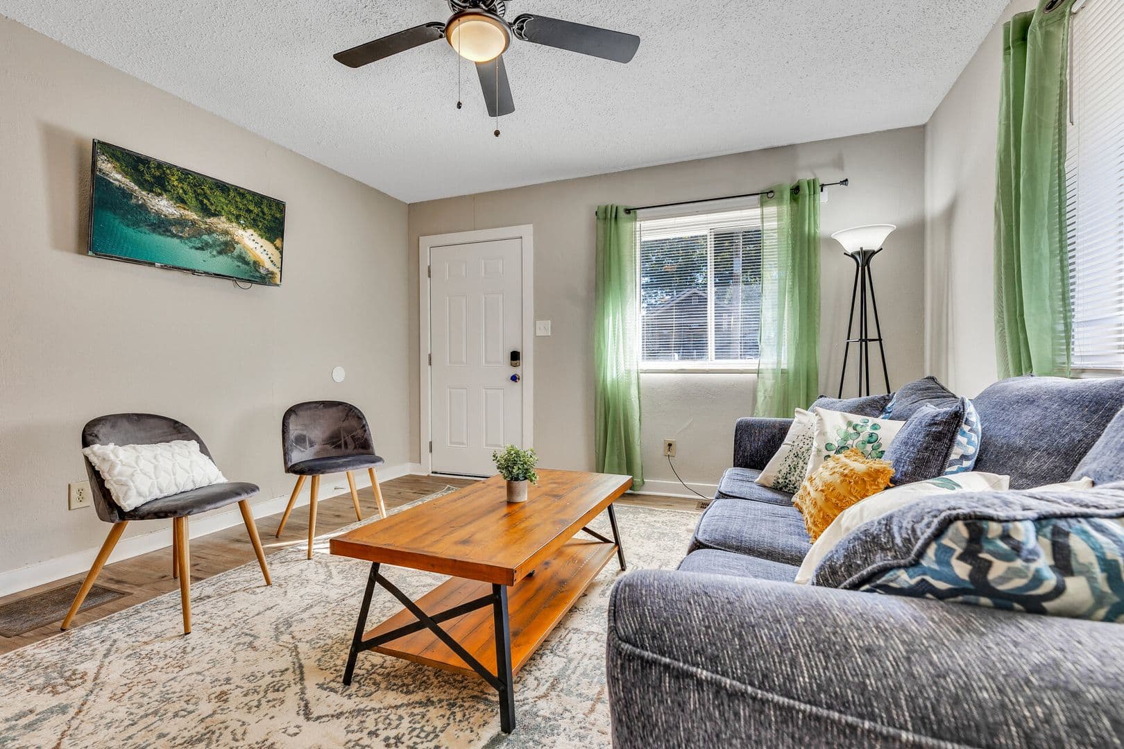 East Point Apartment: 1329 Walker Avenue (Right side)