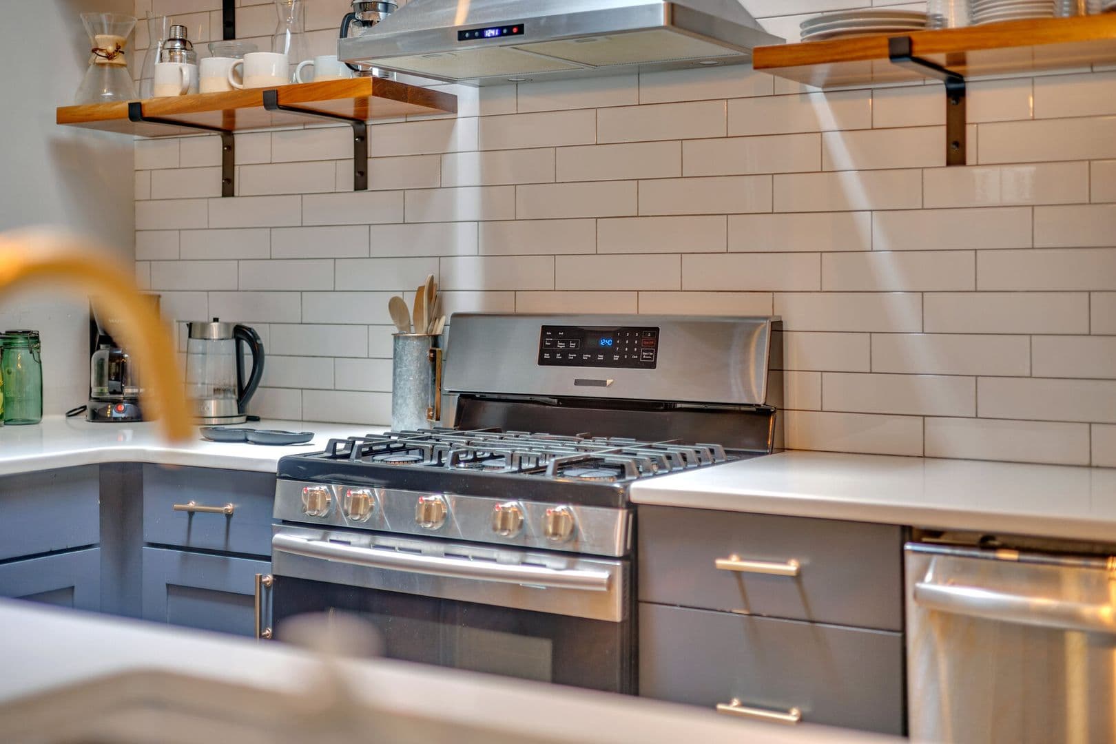 Atlanta House: 1876 DeKalb Avenue Northeast