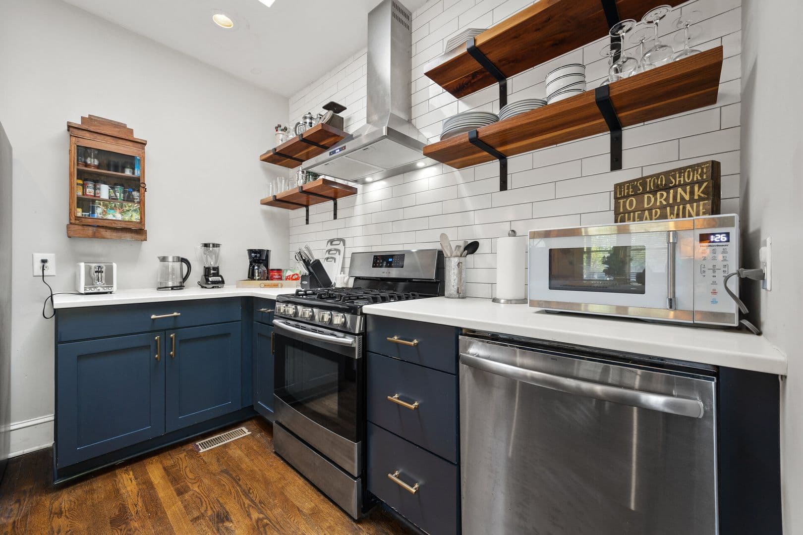 Atlanta House: 1876 DeKalb Avenue Northeast