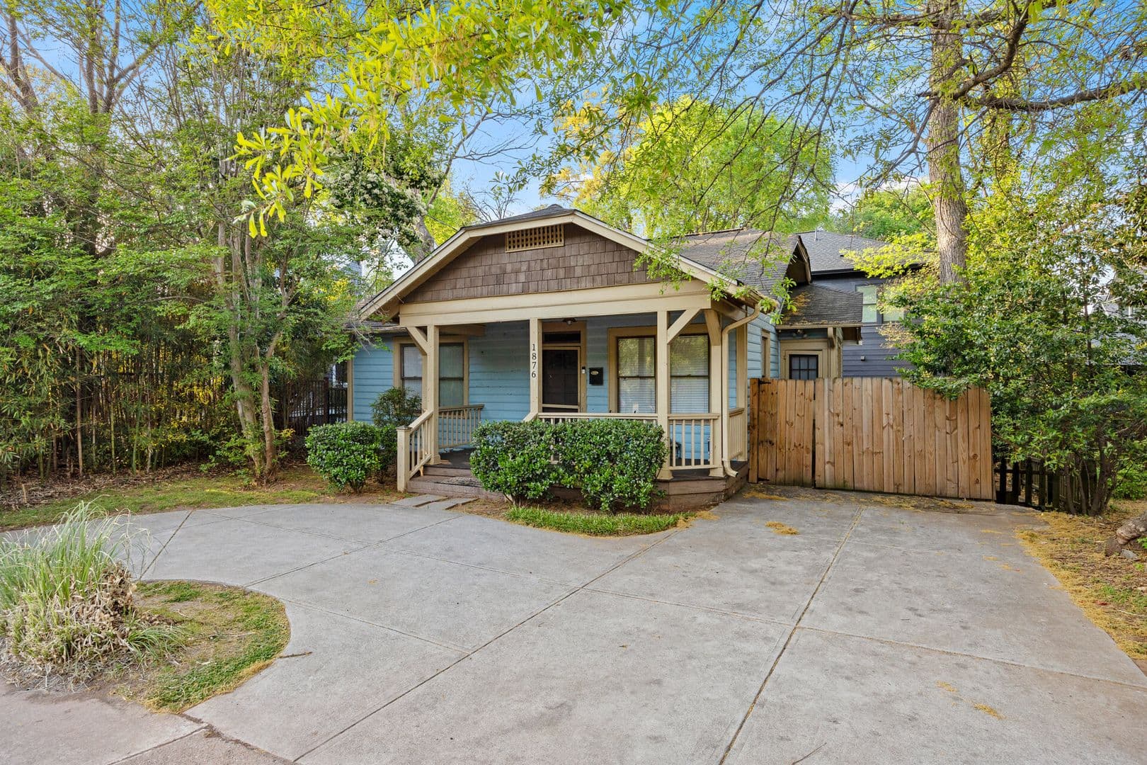 Atlanta House: 1876 DeKalb Avenue Northeast