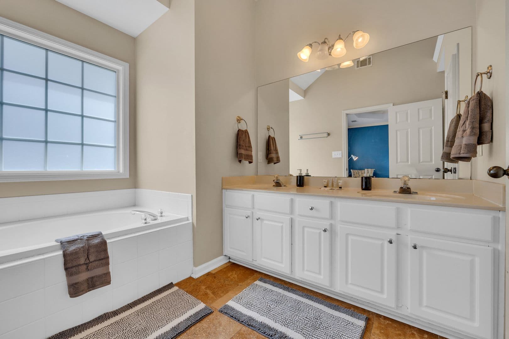 Buford Apartment: 3613 Southland Drive Northeast