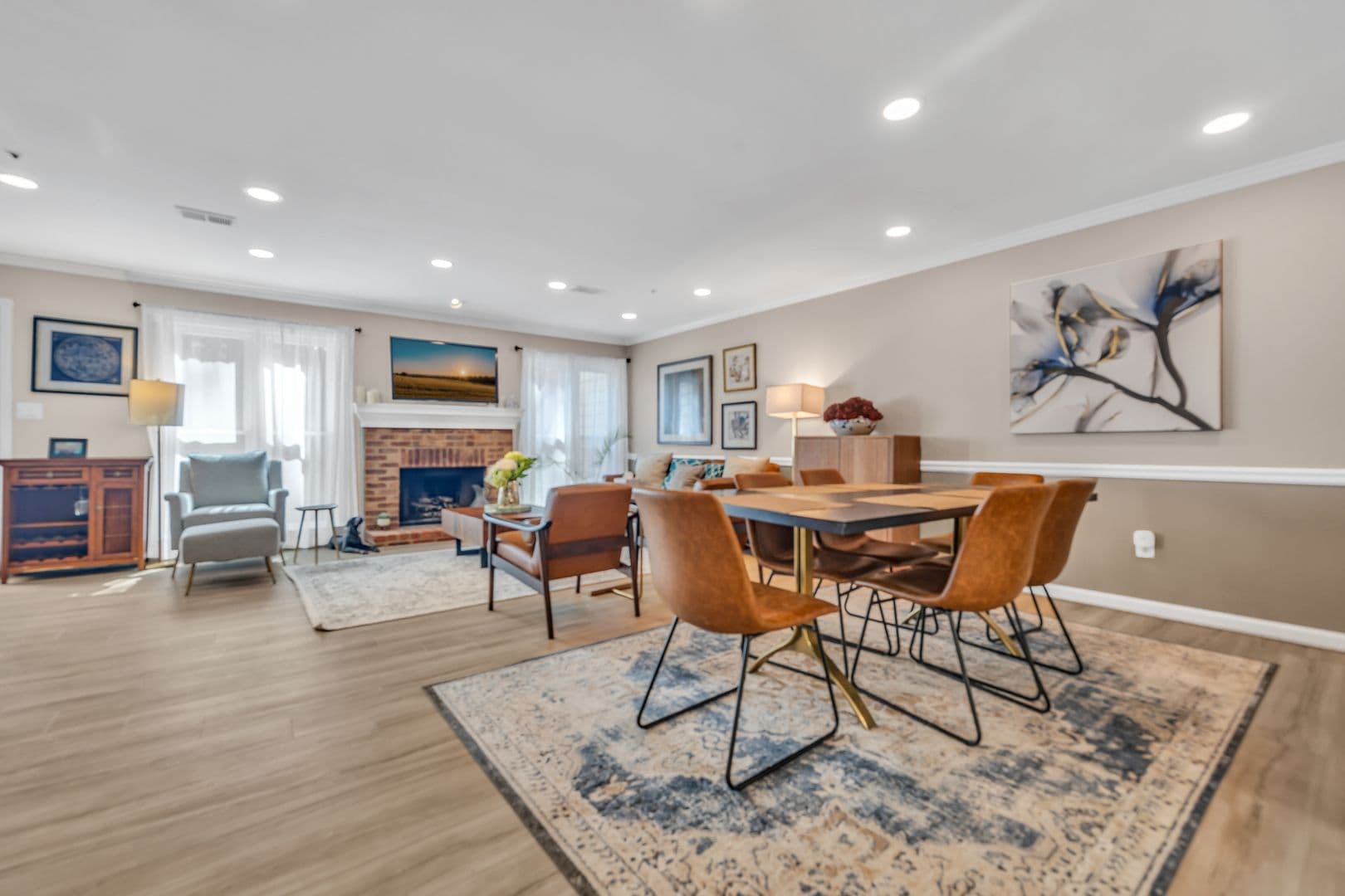 Marietta Apartment: 586 Saint James Walk Southeast