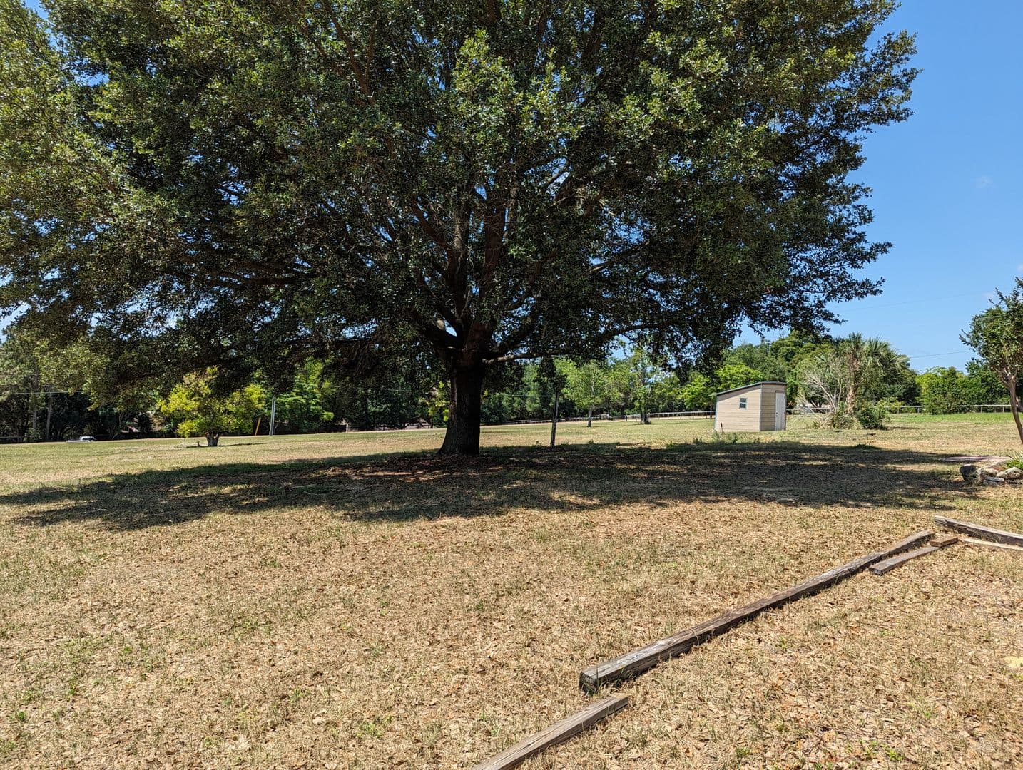 Clermont House: 20333 Sugarloaf Mountain Road