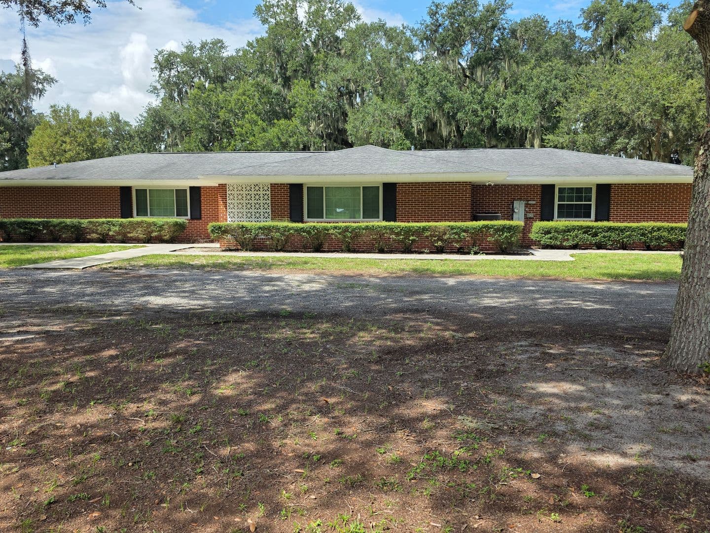 Astatula House: 25601 Laylaine Drive