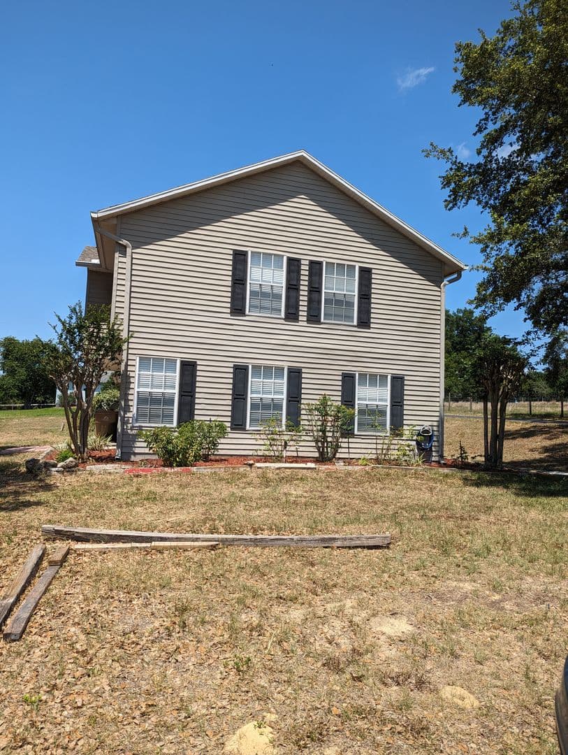 Clermont House: 20333 Sugarloaf Mountain Road