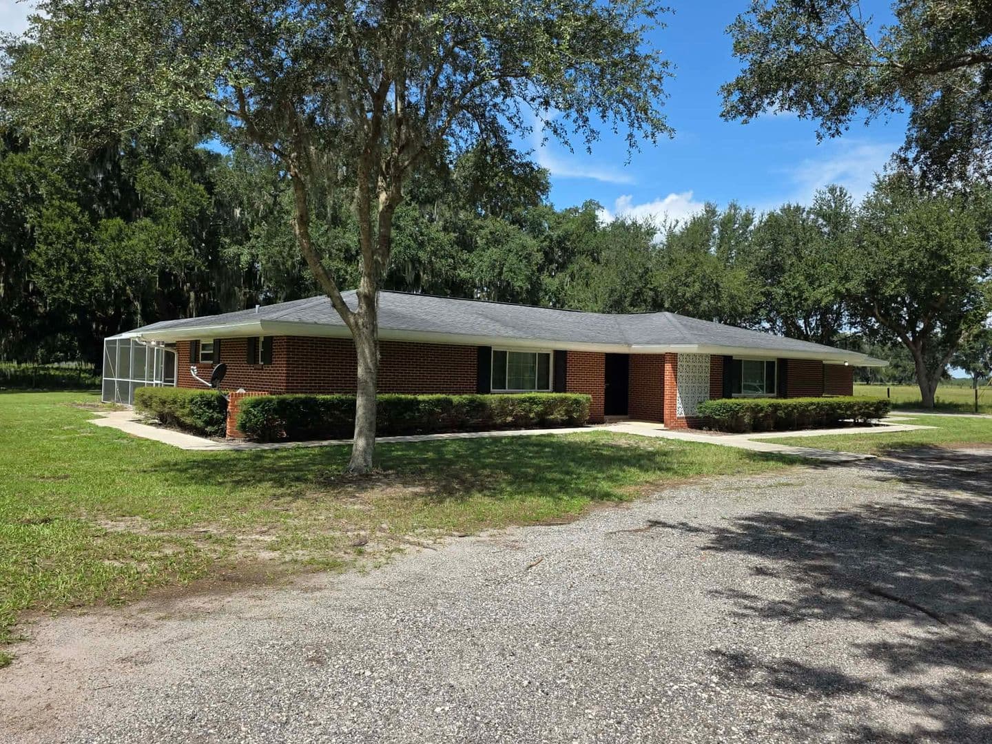 Astatula House: 25601 Laylaine Drive