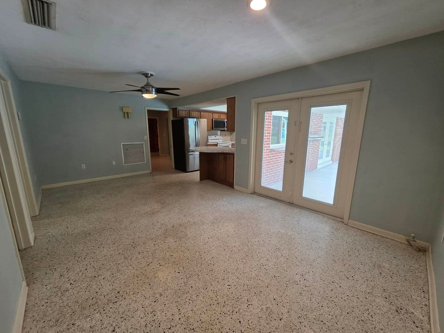 Astatula House: 25601 Laylaine Drive