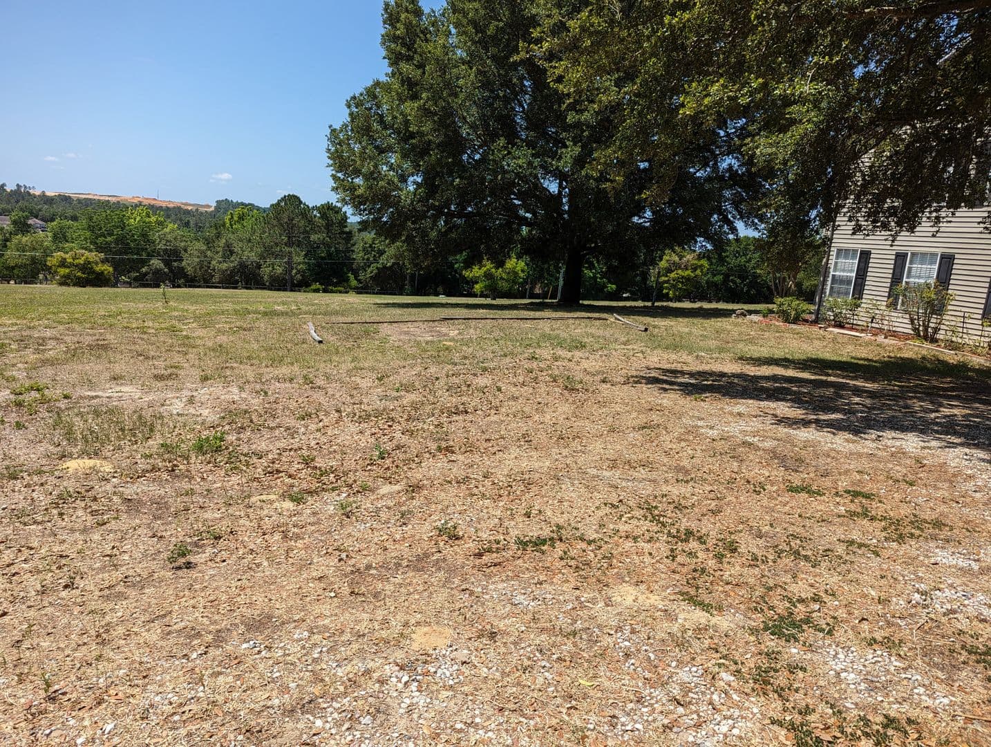 Clermont House: 20333 Sugarloaf Mountain Road