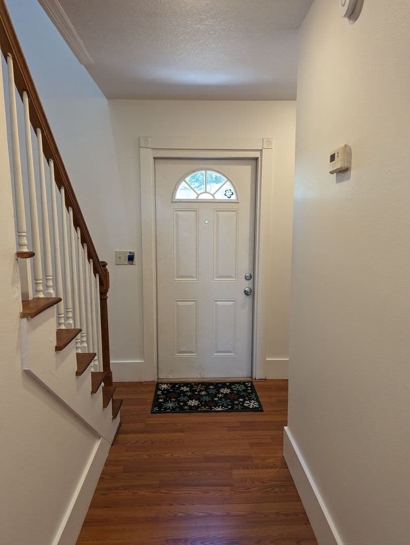 Clermont House: 20333 Sugarloaf Mountain Road