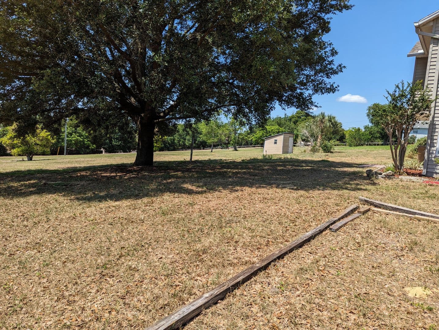 Clermont House: 20333 Sugarloaf Mountain Road