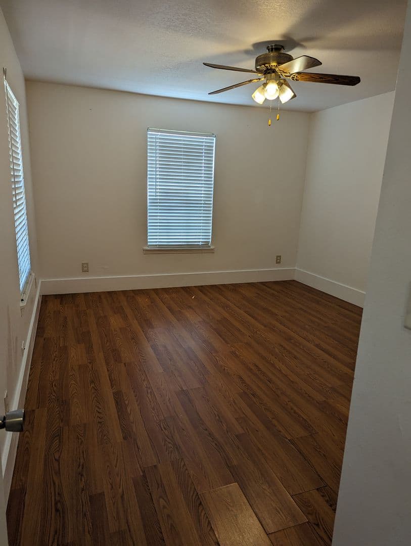 Clermont House: 20333 Sugarloaf Mountain Road