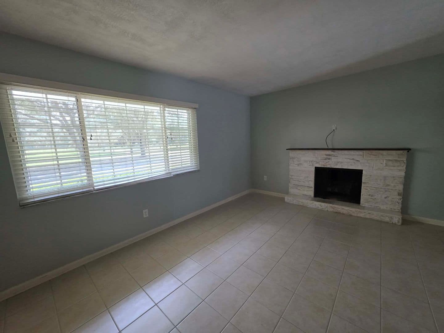 Astatula House: 25601 Laylaine Drive