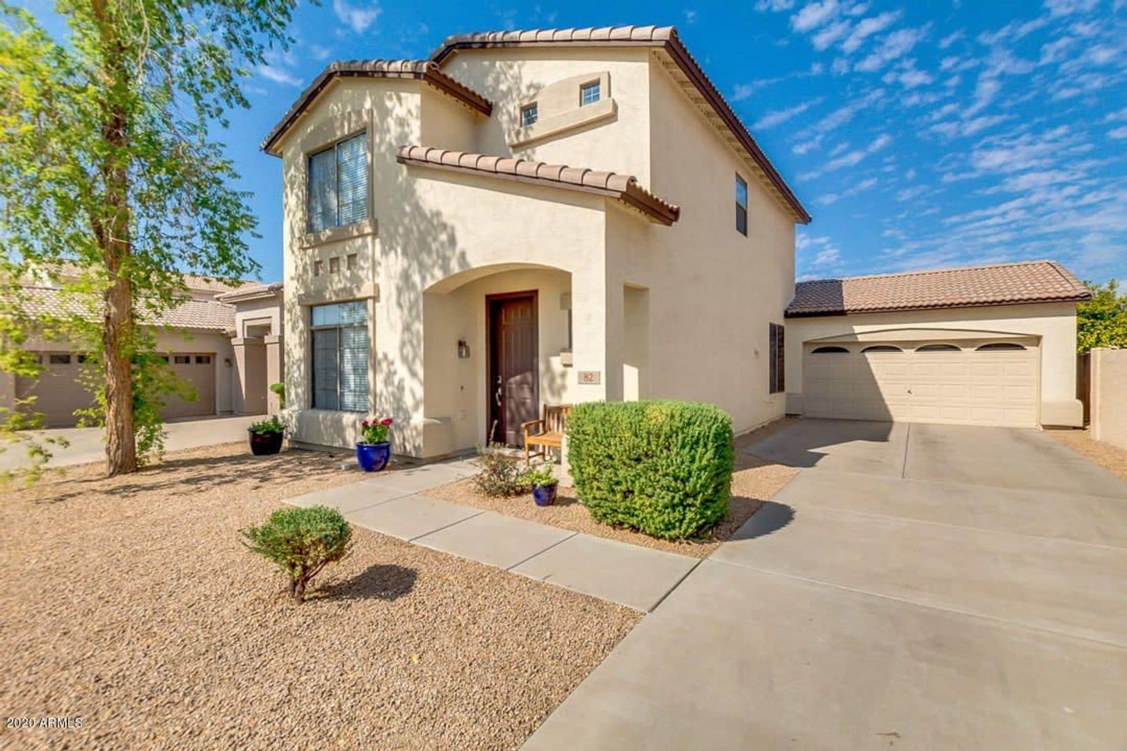 Chandler House: 82 W. Mahogany Place