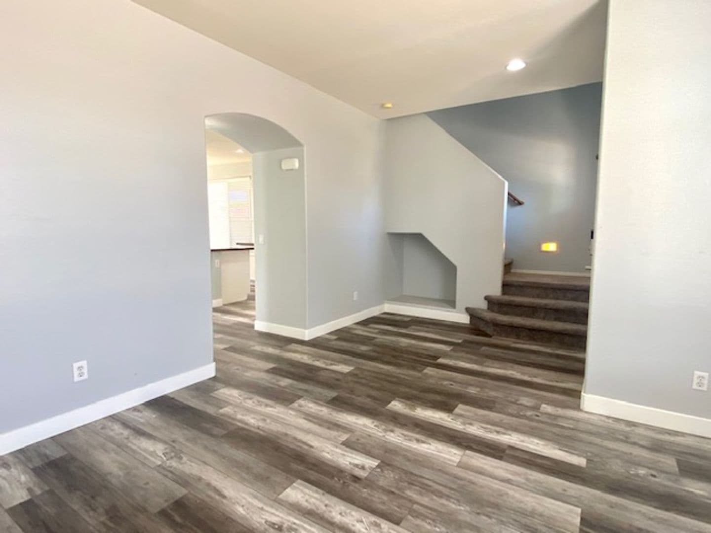 Chandler House: 82 W. Mahogany Place