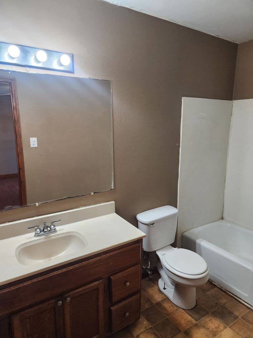 Jacksonville Apartment: 1001 Quince Hill Rd