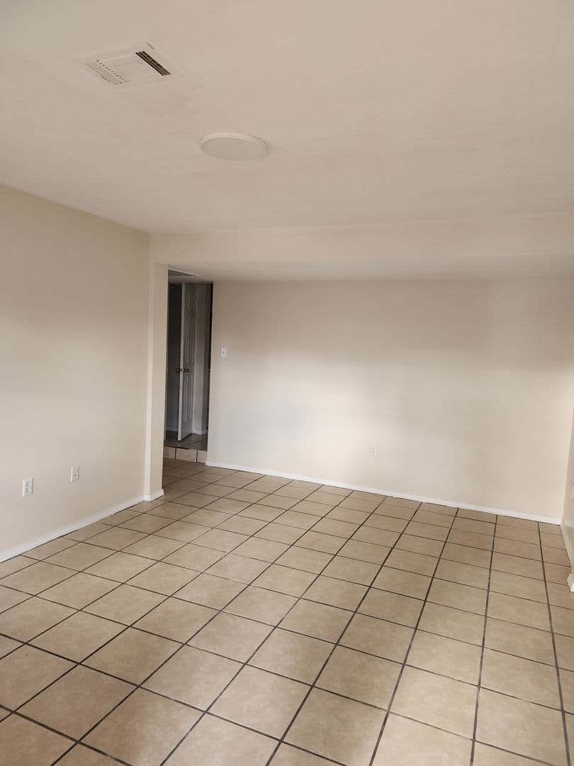 Jacksonville Apartment: 921 South Highway 161