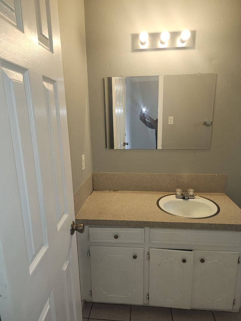 Jacksonville Apartment: 1001 Quince Hill Rd