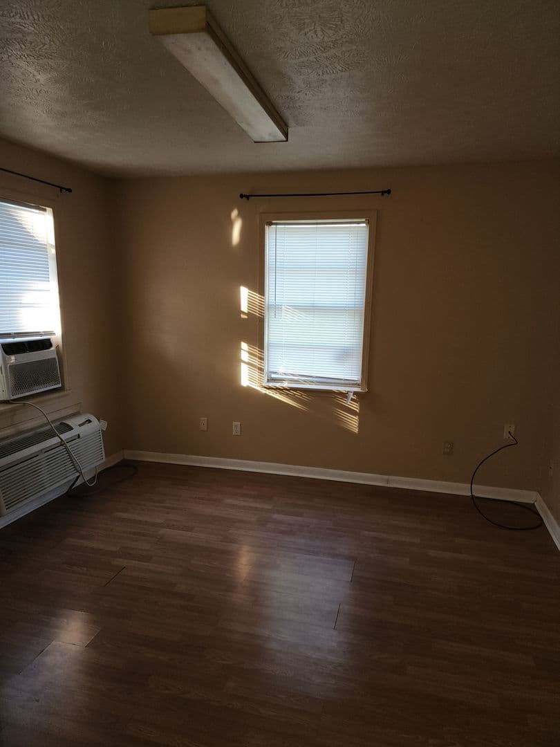 Jacksonville Apartment: 921 South Highway 161