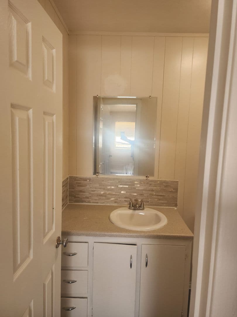 Jacksonville Apartment: Lakeside Drive