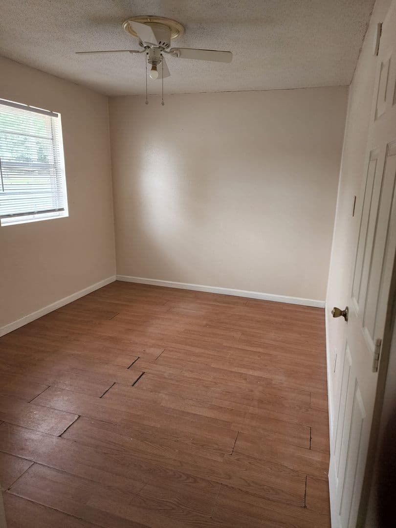 Jacksonville Apartment: 1001 Quince Hill Rd