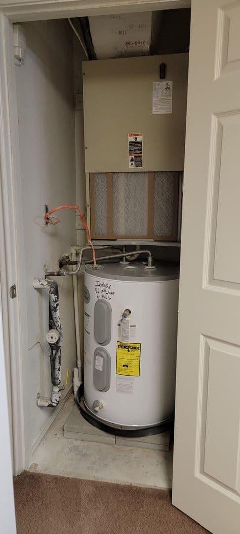 Lubbock Apartment: 2101 82nd St,Ofc