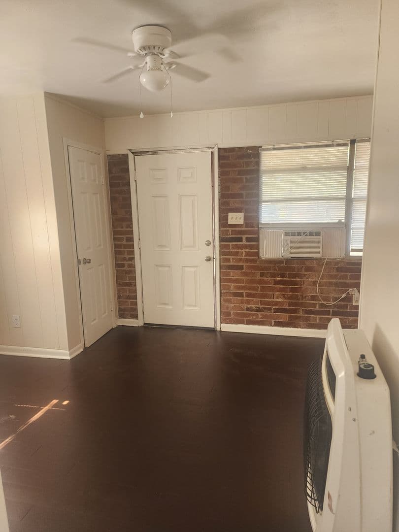 Jacksonville Apartment: Lakeside Drive