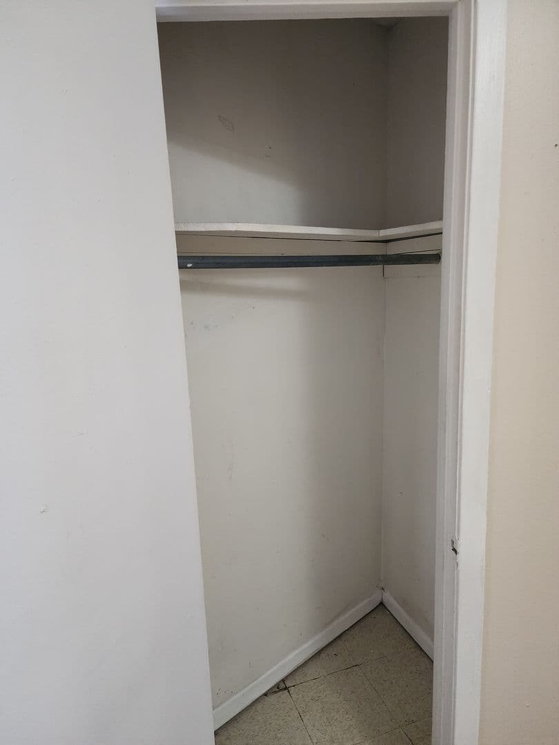 Jacksonville Apartment: 803 South Redmond Rd