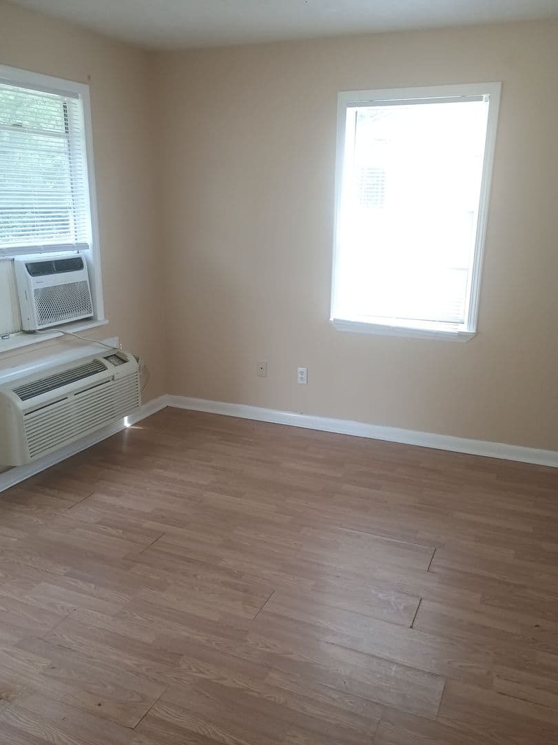 Jacksonville Apartment: 921 South Highway 161