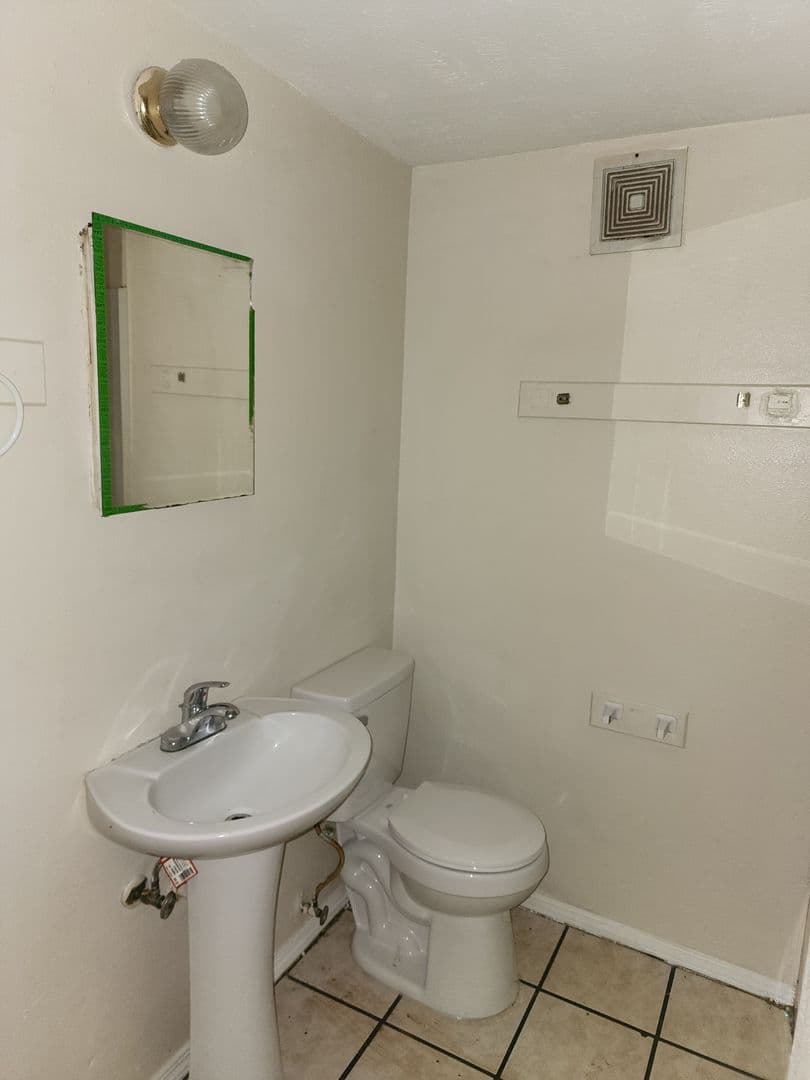 Jacksonville Apartment: 921 South Highway 161