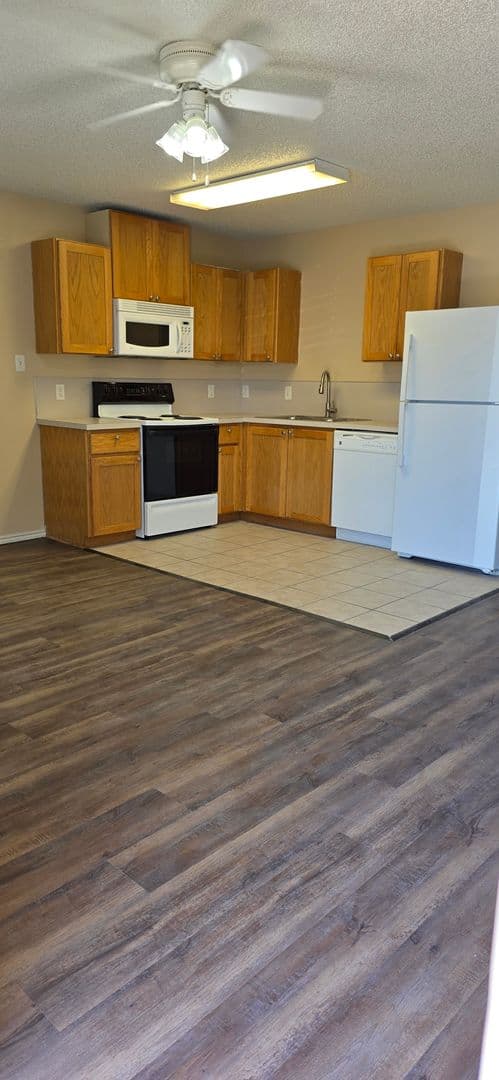 Lubbock Apartment: 2101 82nd St,Ofc