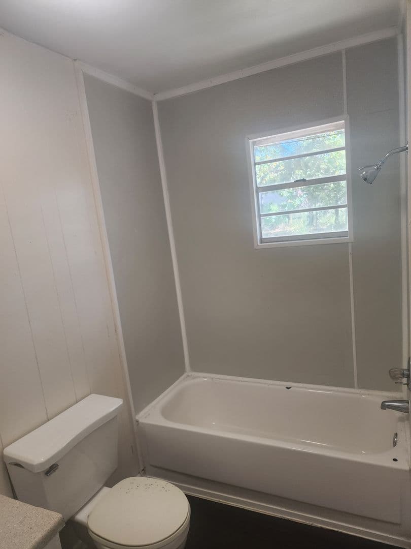 Jacksonville Apartment: Lakeside Drive