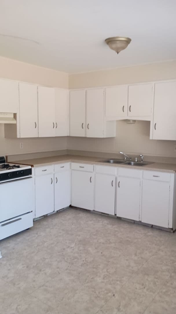 Jacksonville Apartment: Lakeside Drive
