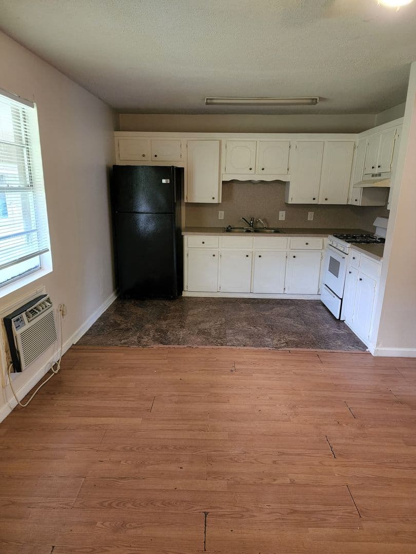 Jacksonville Apartment: 1001 Quince Hill Rd