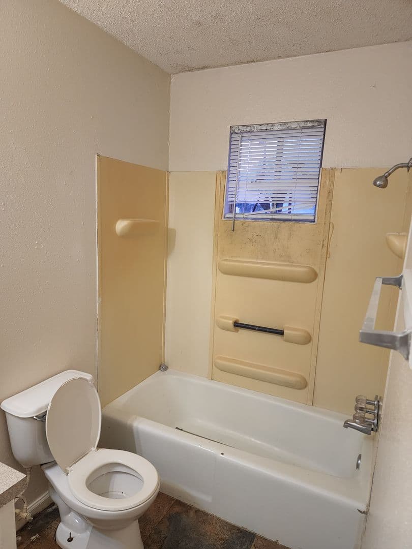 Jacksonville Apartment: 1001 Quince Hill Rd