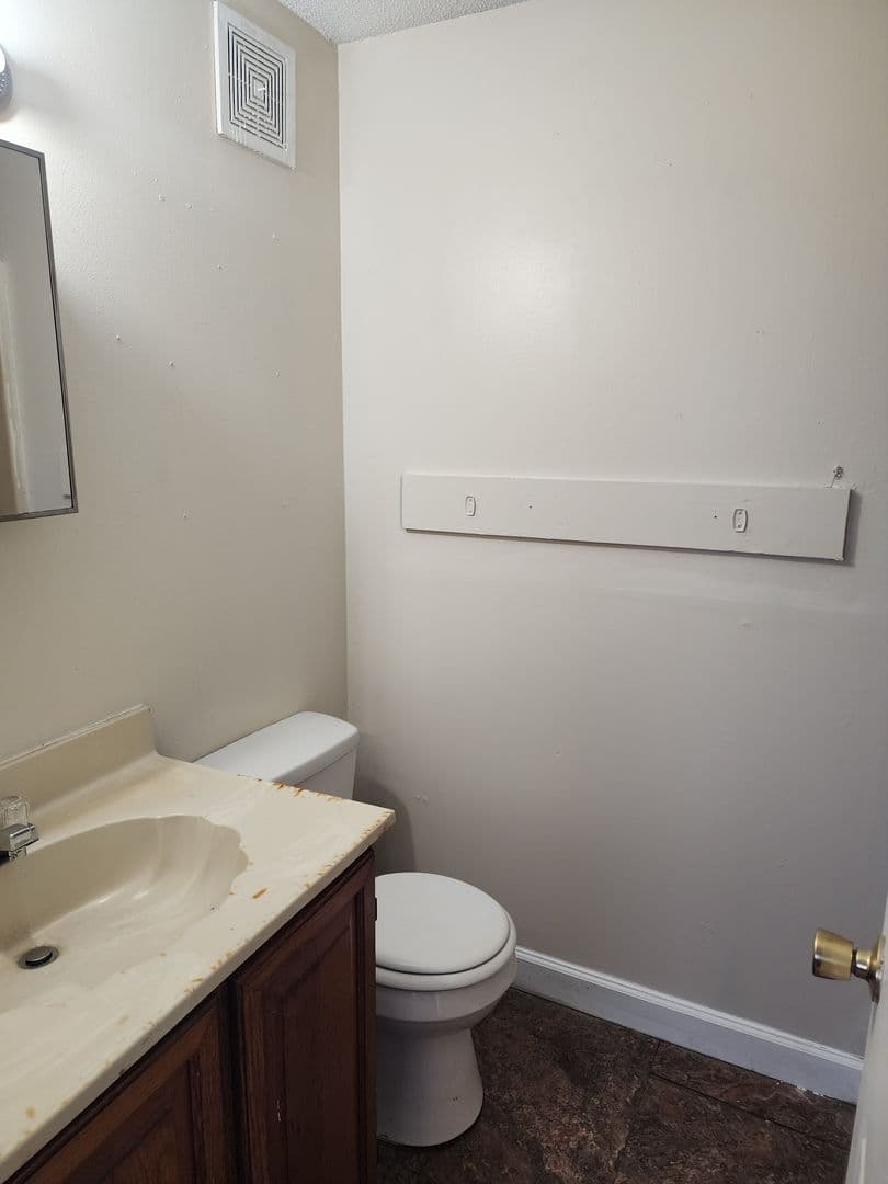 Jacksonville Apartment: 803 South Redmond Rd
