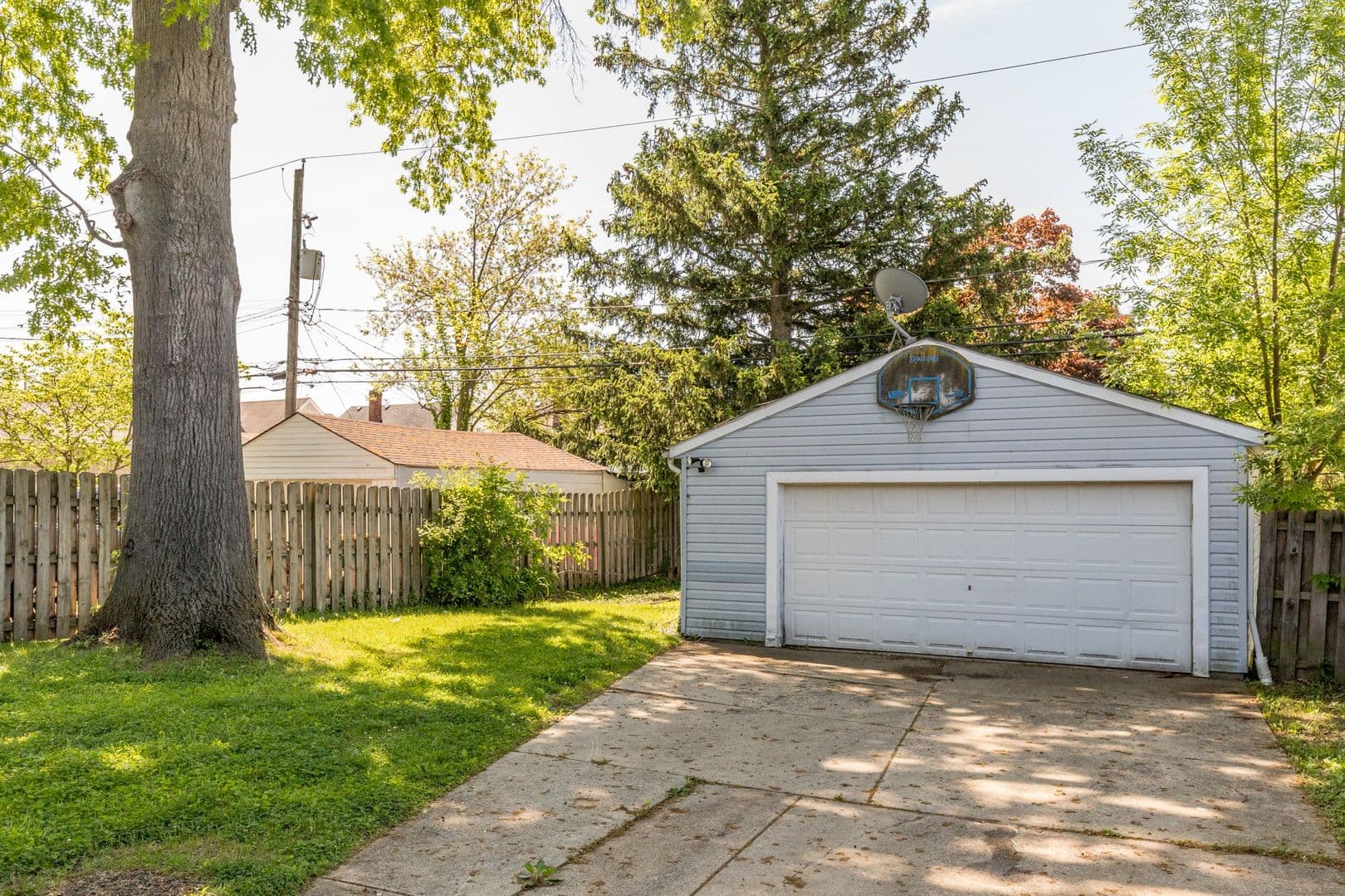 Maple Heights House: 14416 Krems Ave