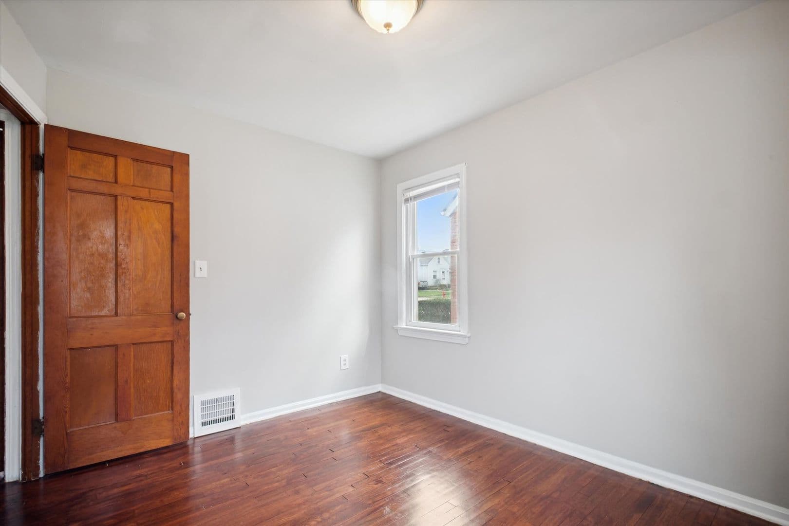 Maple Heights House: 14416 Krems Ave