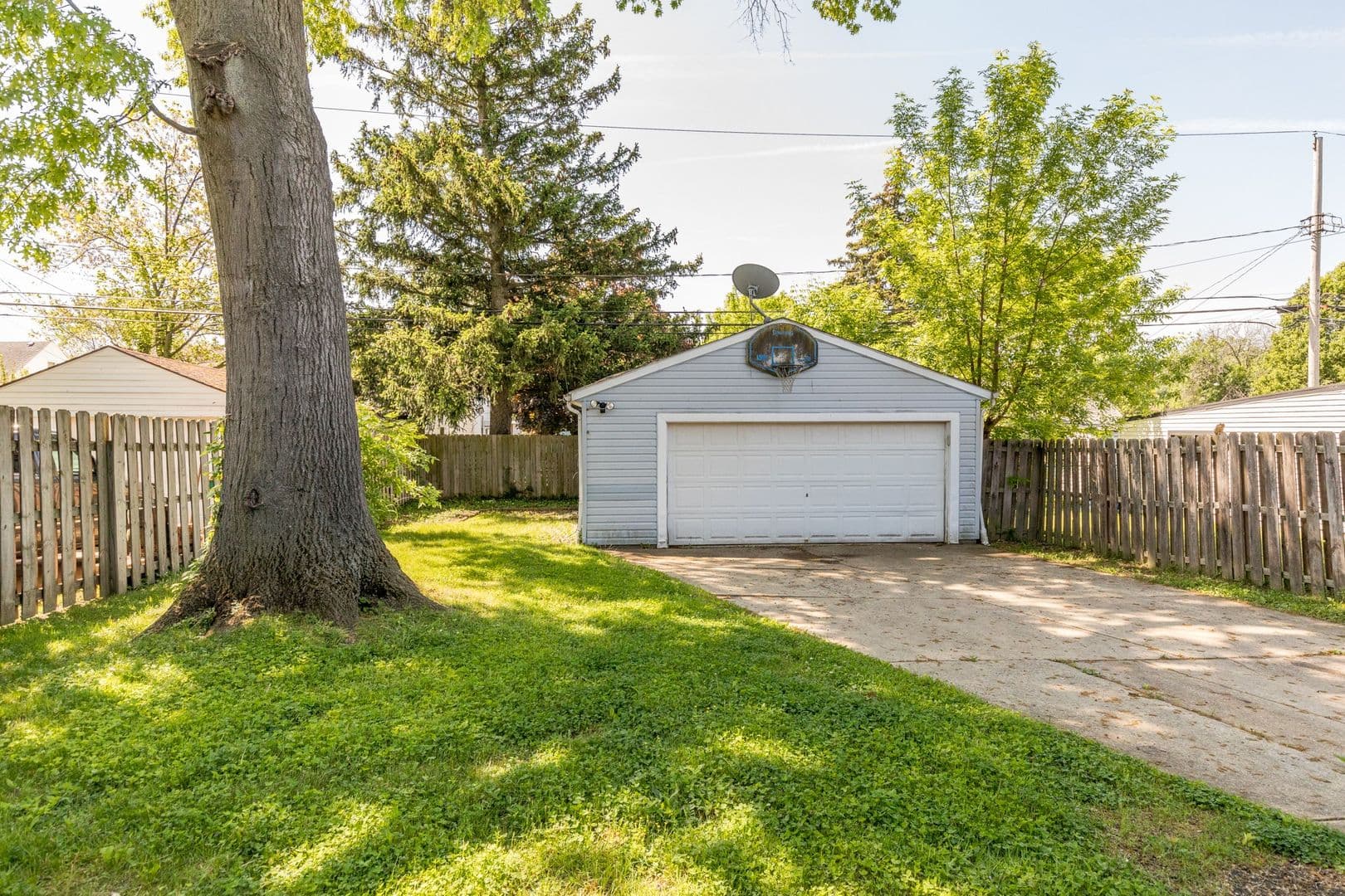 Maple Heights House: 14416 Krems Ave