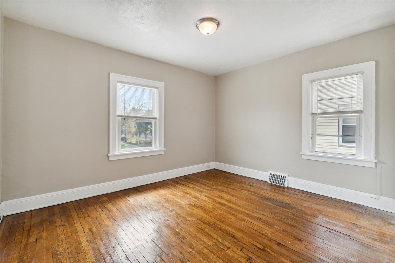 Cleveland Heights House: 3361 BEECHWOOD AVE
