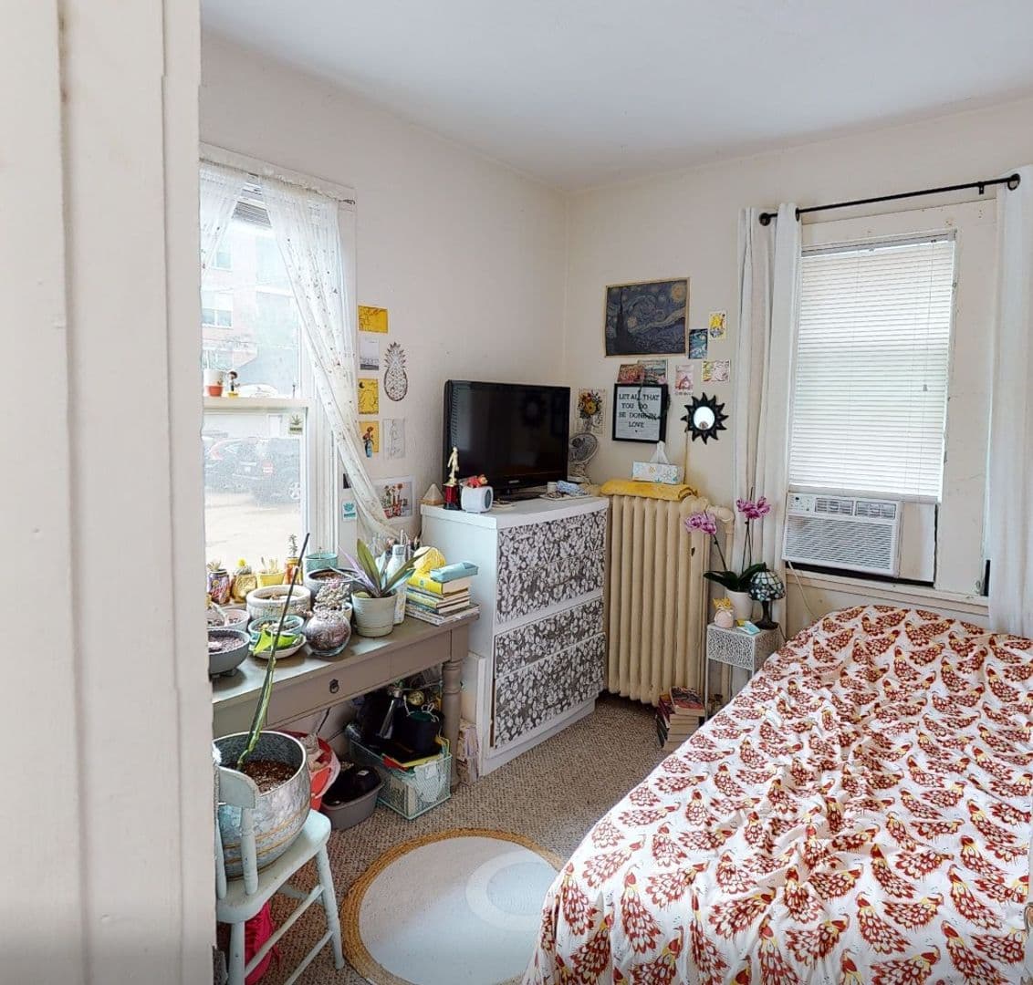 Madison Apartment: 511 W Washington Ave