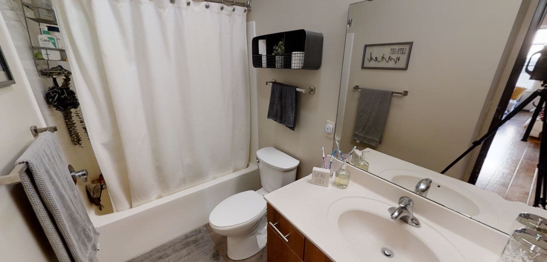 Madison Apartment: 210-212 N. Bassett St.