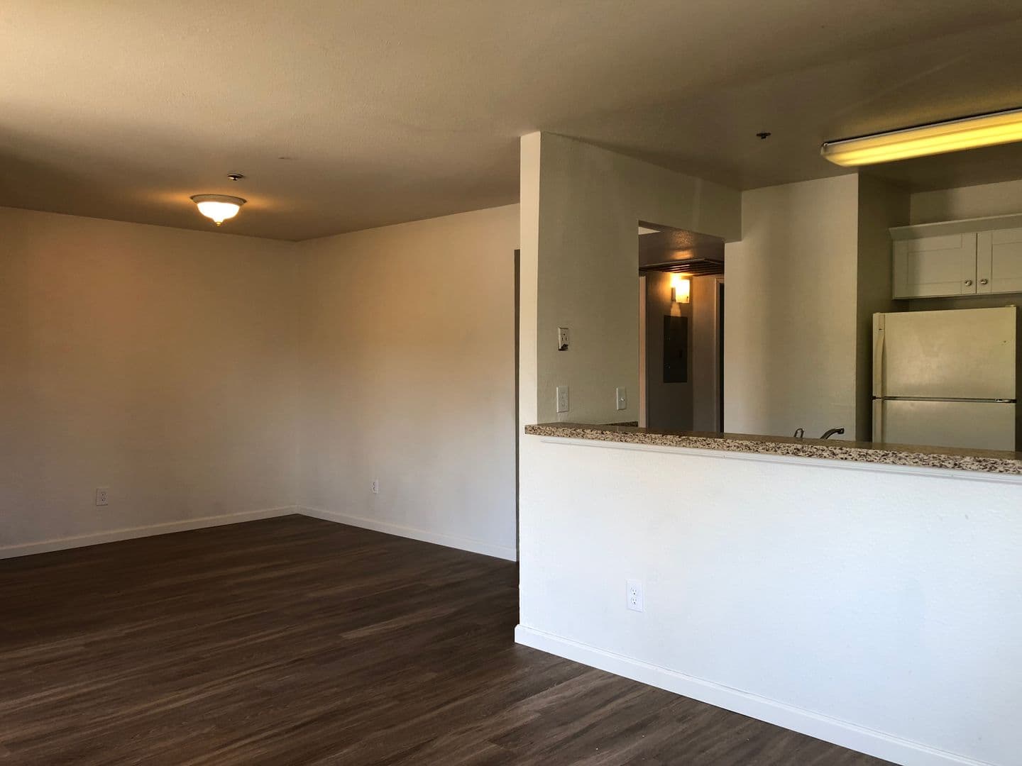 Fallbrook Apartment: 592 Ammunition Rd.