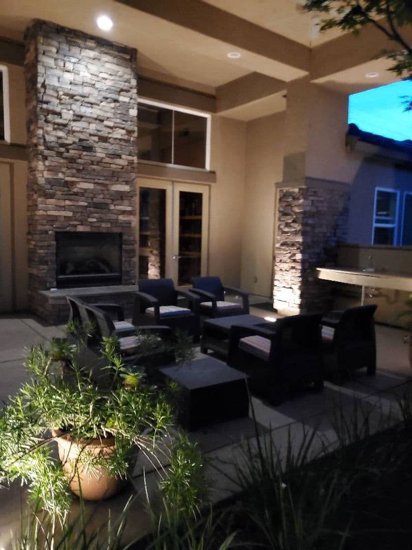 Sacramento Apartment: 2751 West River Drive