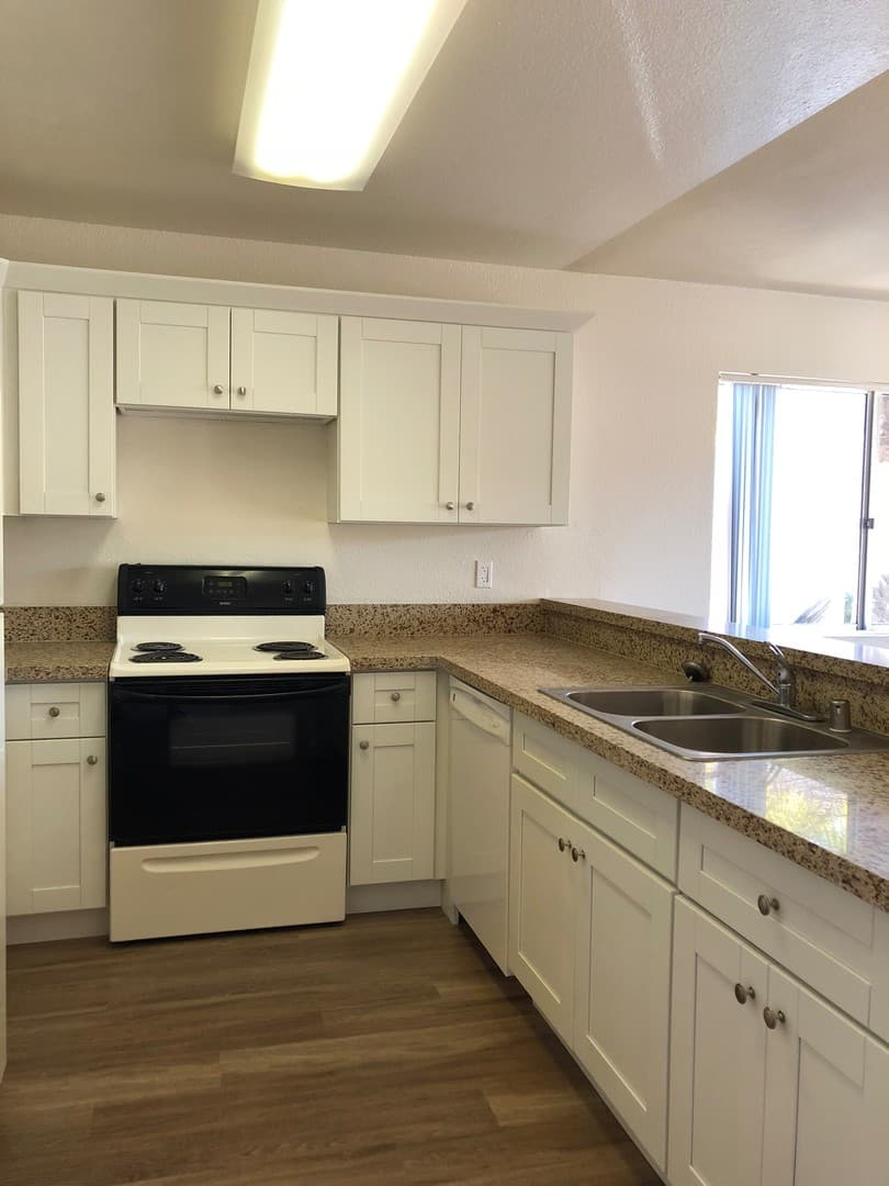 Fallbrook Apartment: 592 Ammunition Rd.