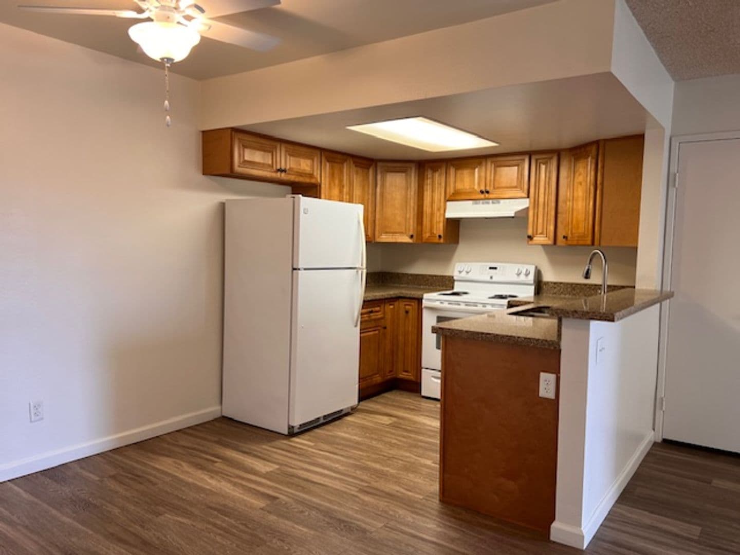 Fallbrook Apartment: 426 Ammunition Road