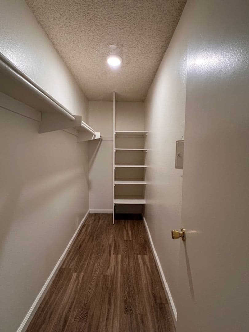 Fallbrook Apartment: 426 Ammunition Road