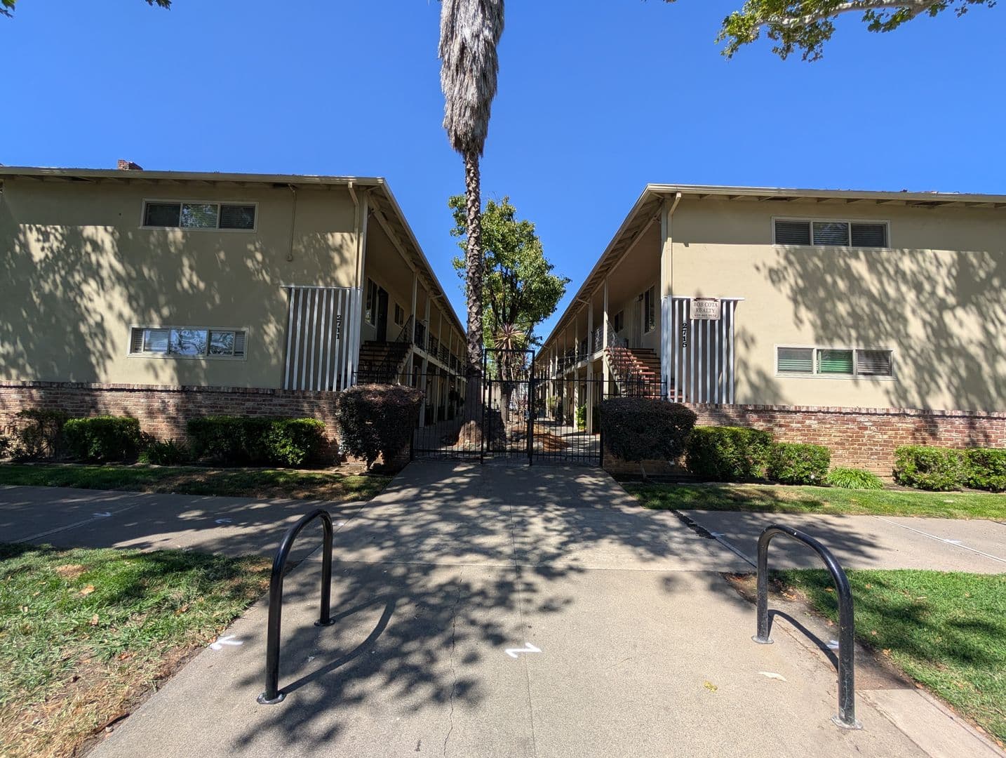 Sacramento Apartment: 2711-2715 P. Street
