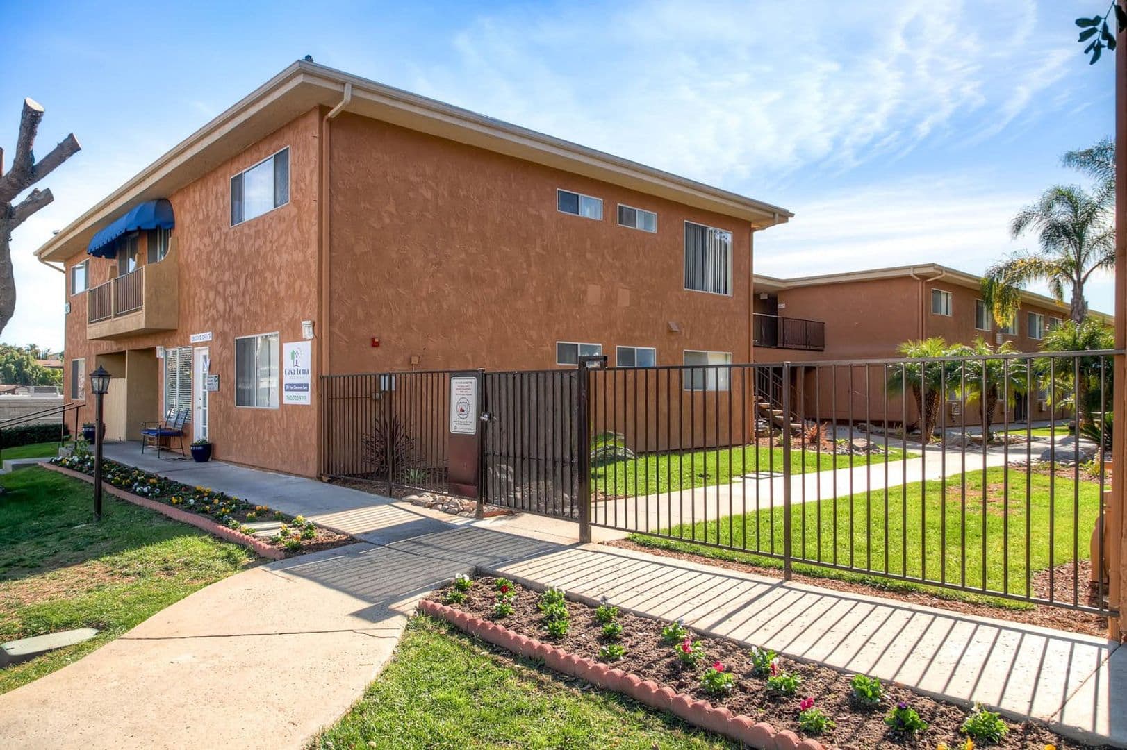 Fallbrook Apartment: 218 W. Clemmens Lane
